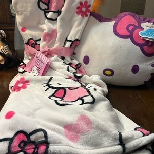 Hello Kitty, throw and pillow set